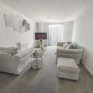 Greenwich With A River View & Balcony Near The 02 Arena & North Greenwich With Free Wifi & Fast Links Into London