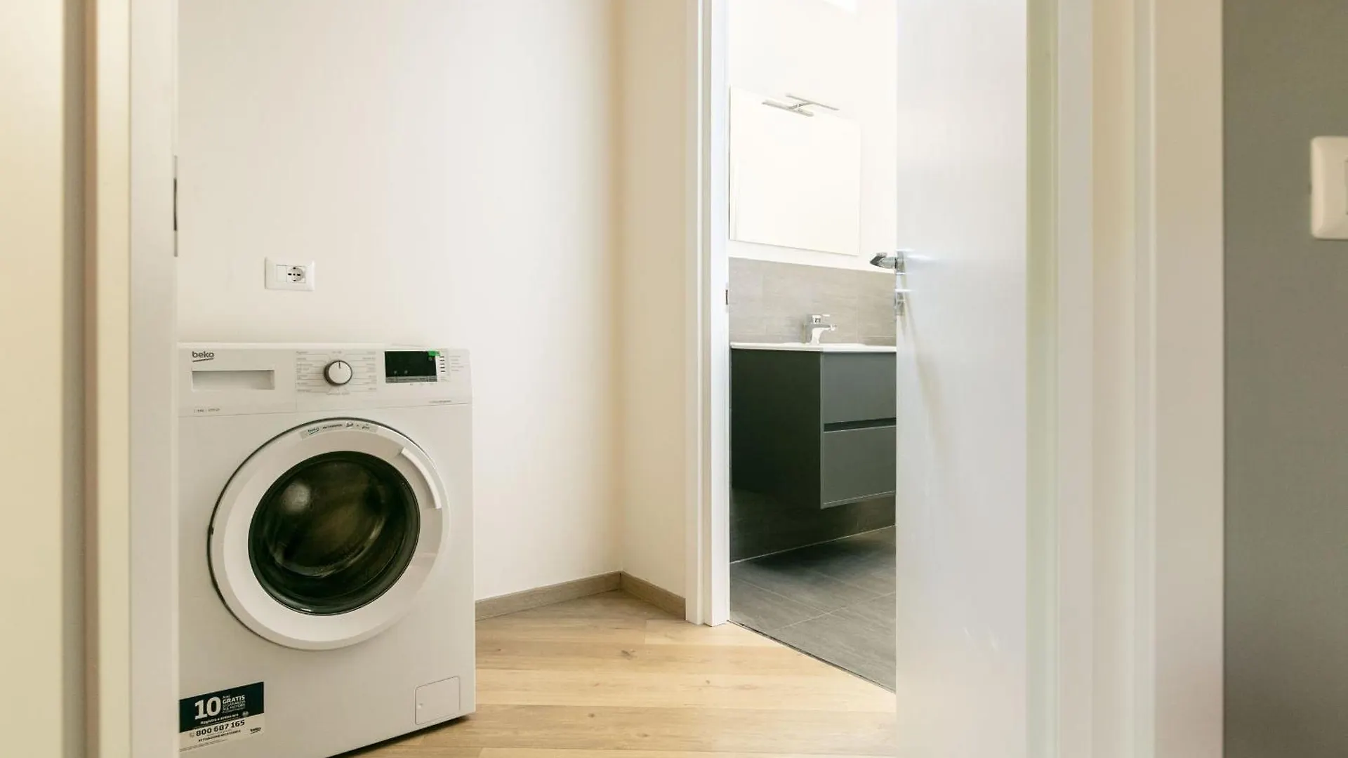 Milano Suite - Fiera 0*, Milan Italy